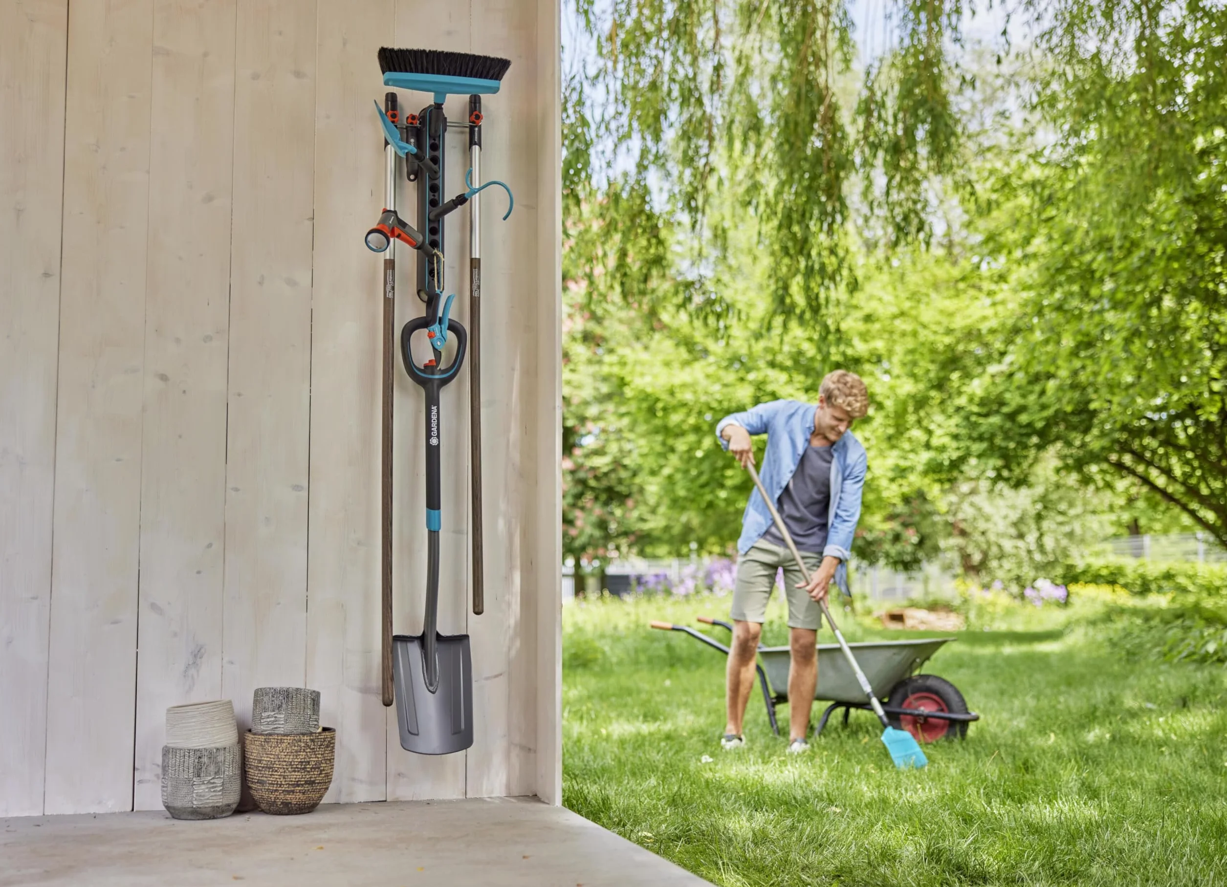 Gardena combisystem-Geräteleiste Flex: Ordnungssystem für Haus- und Gartengeräte, inkl. Einzelsteckern, aus recyceltem Material, erweiterbar, individuell bestückbar (3505-20)