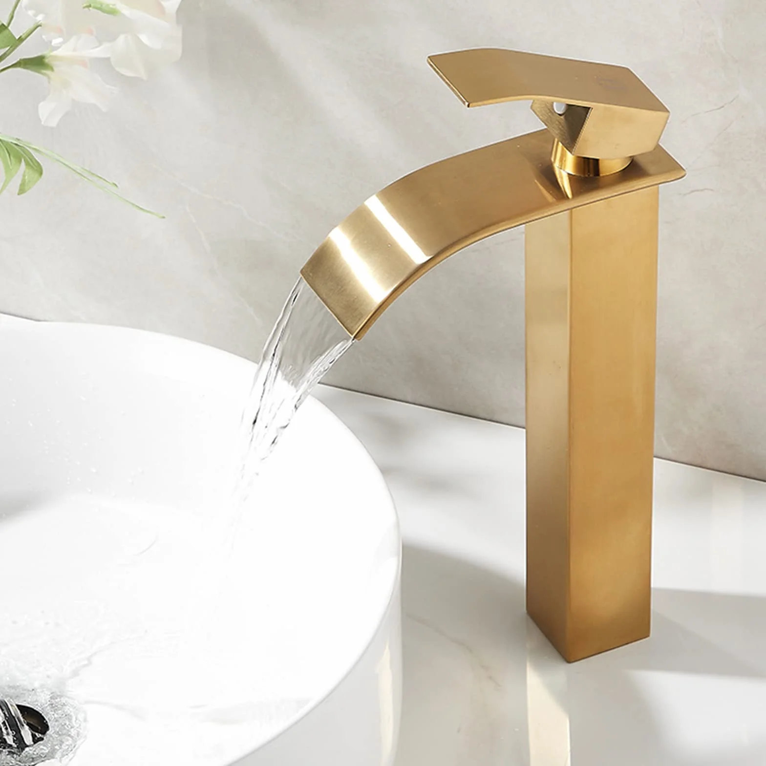 Hohe Waschtischarmatur, gebürstetes Gold, G1/2 Wasserfall-Hochleistungs-Waschtischmischer, Einhebel-Edelstahlarmatur für Badezimmerwaschbecken